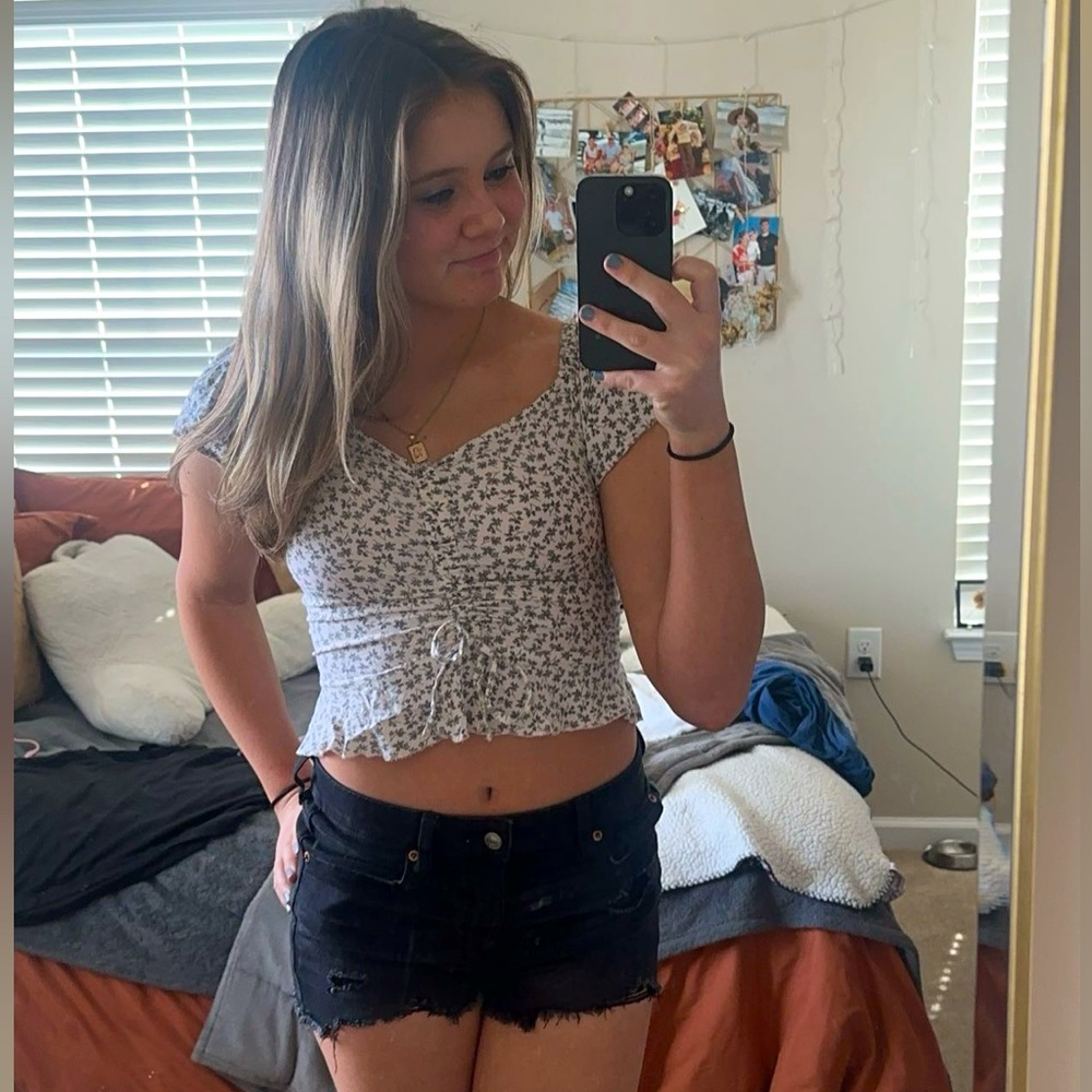 A cute or casual adjustable crop top!